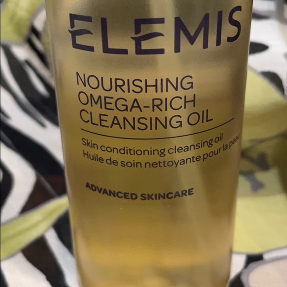 Elemis Nourishing Omega-Rich Cleansing Oil - Picture 3 of 5